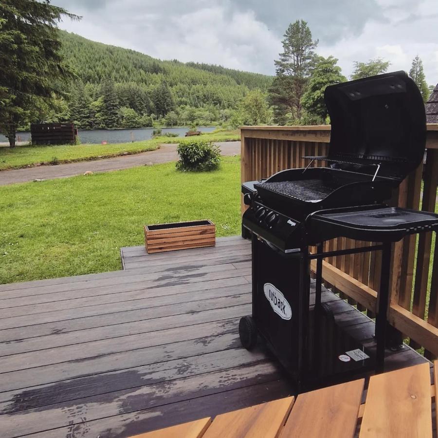 Bonnie Lodge-Lochside Location With Hot Tub Invergarry Exterior photo