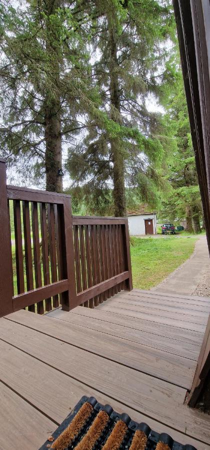 Bonnie Lodge-Lochside Location With Hot Tub Invergarry Exterior photo